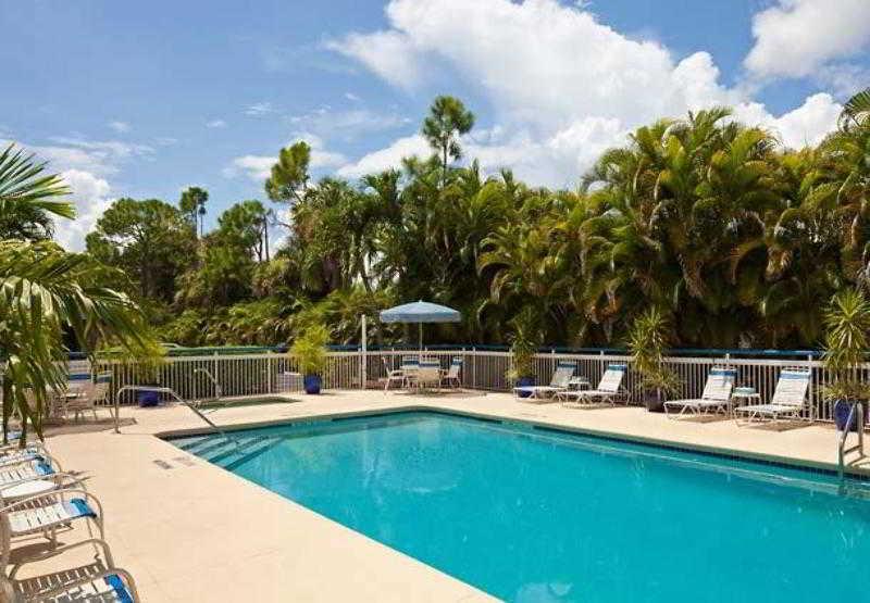 Fairfield Inn & Suites By Marriott Fort Myers Cape Coral Cypress Lake Udogodnienia zdjęcie